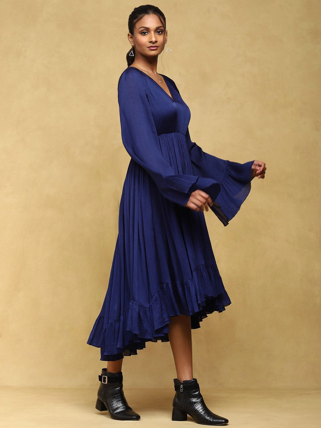 Blue Zubaida Midi Dress 3